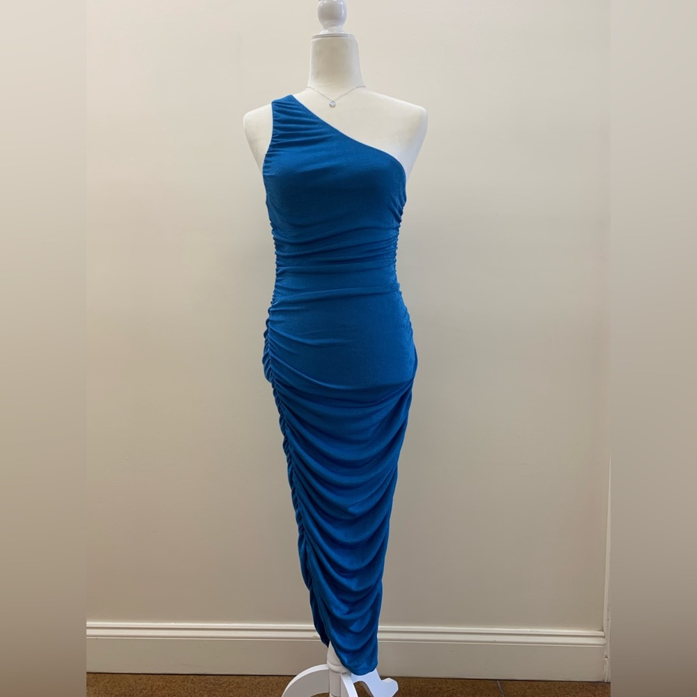 NWT 1 shoulder dress with rouching
